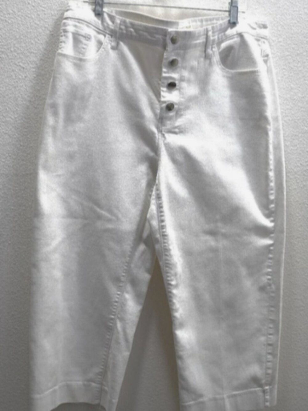 Chicos White Denim Button Closure Wide Leg Crop Jeans size 3.5